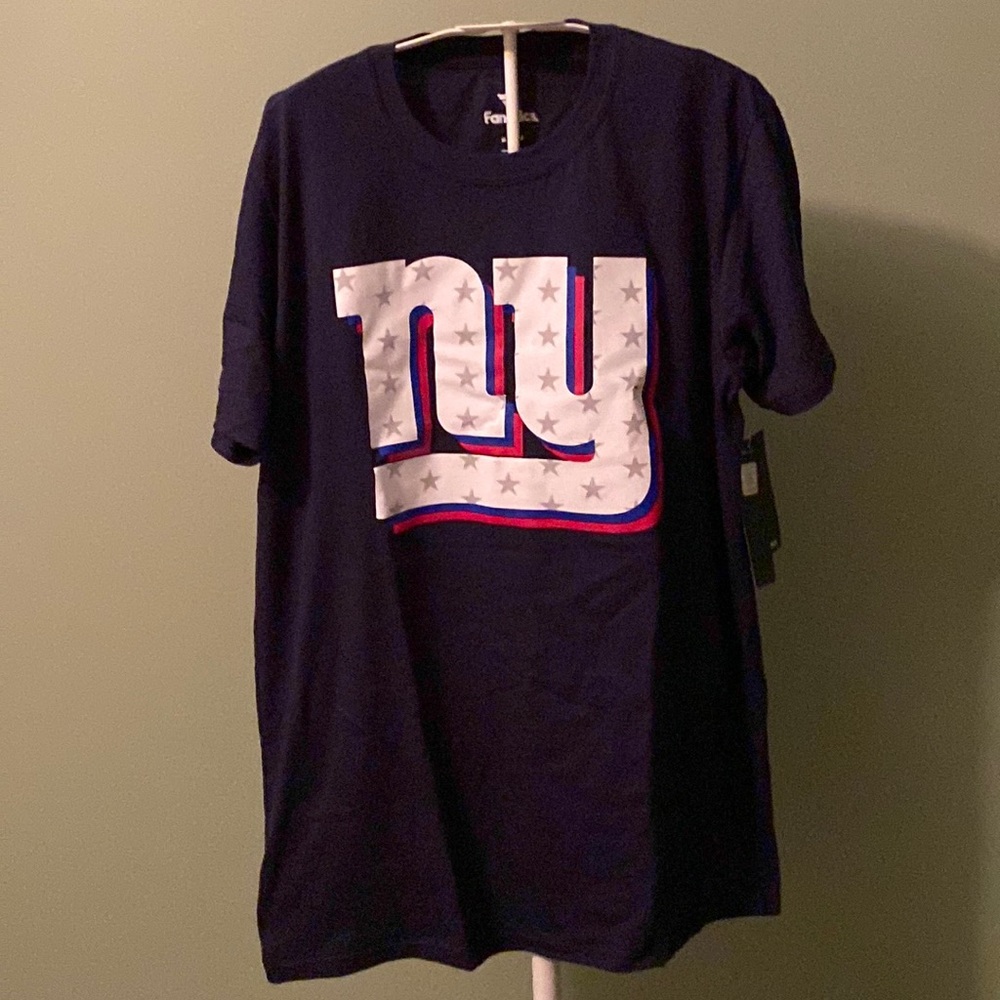 🔴 NWT Fanatics Giant Tee